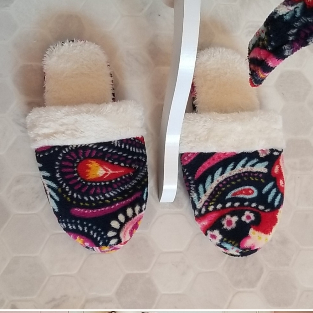 NWOT VERA BRADLEY paisley slippers